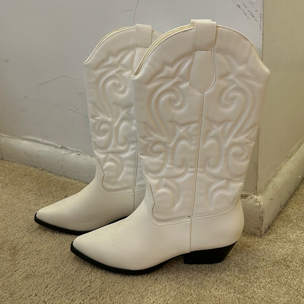 ASOS DESIGN Andi flat western knee boots in white